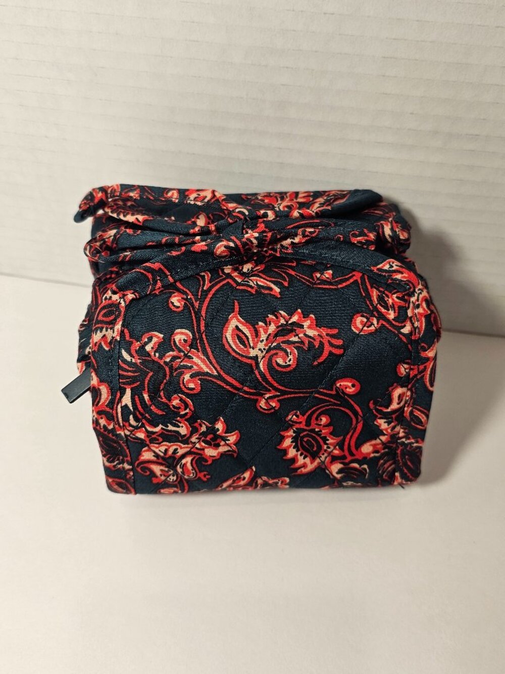 NWT Vera Bradley All Wrapped Up Cosmetic Victorian Vines Makeup Purse Bag Tote